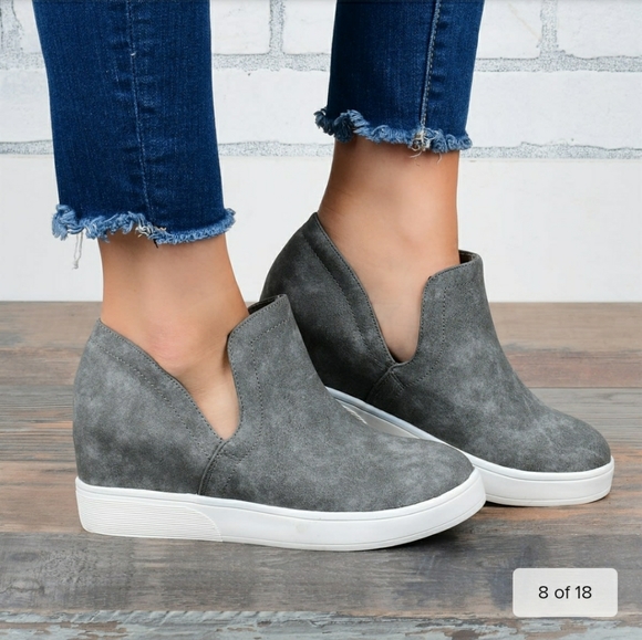 SOLD! NEW- NWT-Suede Wedge Sneakers 😍 - Picture 12 of 12